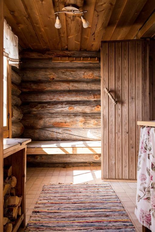 Napapiirin Jaervilomat Hotel Luukonniemi Bilik gambar